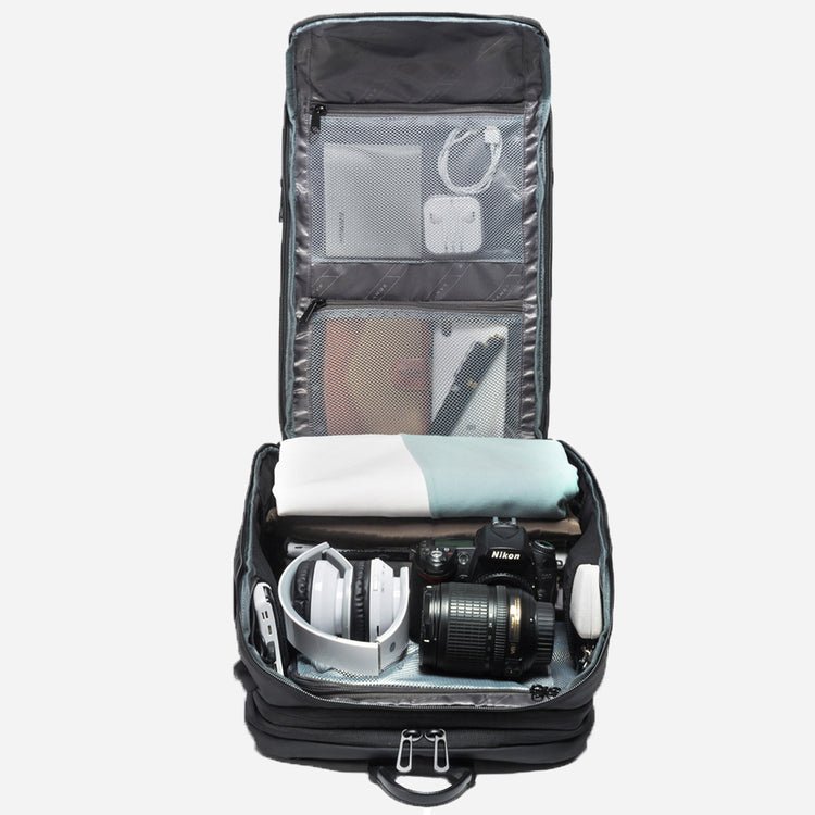 CarryQuest® 15.6 Inch Laptop Rugzak – 54L – Waterdicht – USB - Opladen – Perfect voor Werk & ReizenCarryQuest®Laptop Rugzak