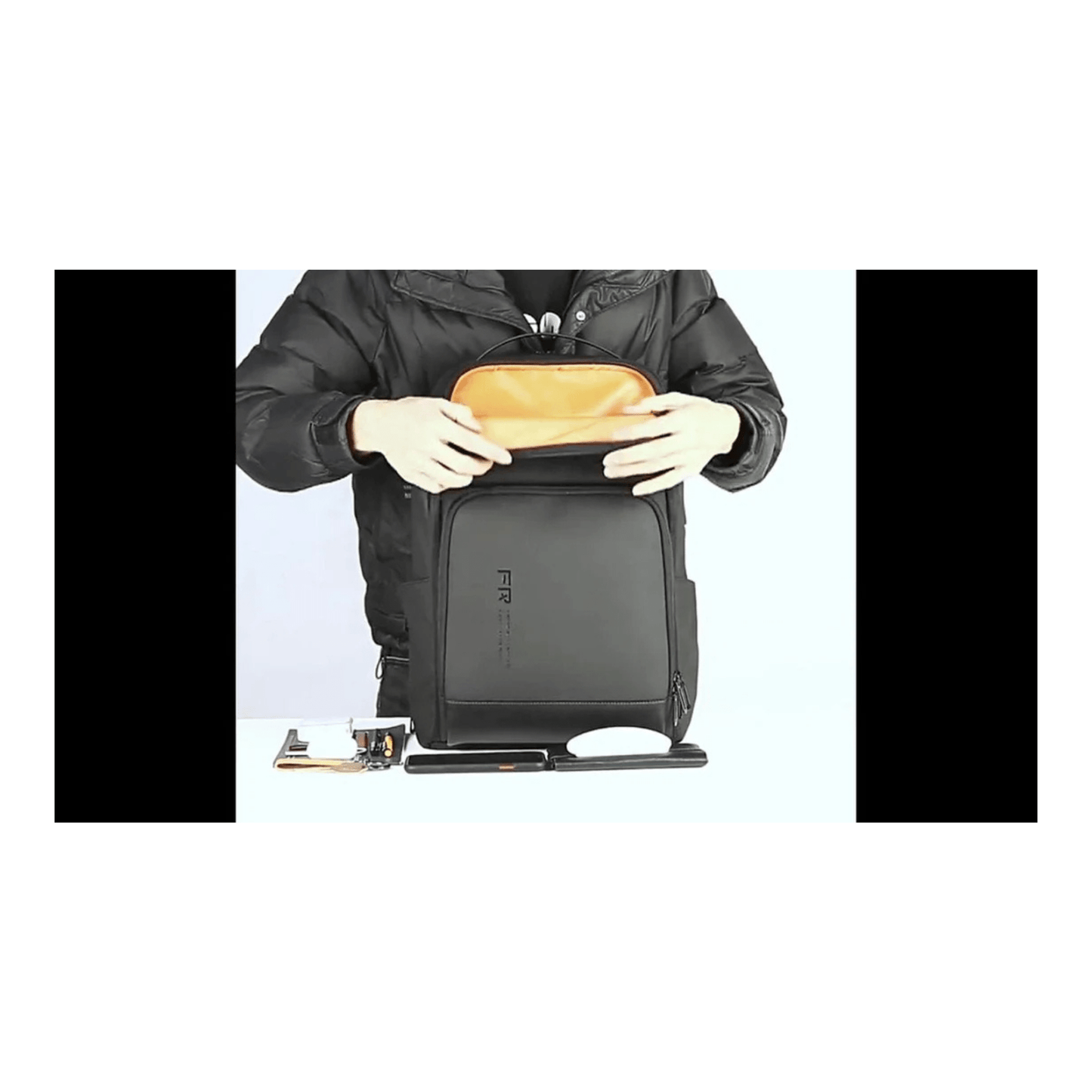 CarryQuest® - Laptop Rugzak - USB Oplaadfunctie - 35L - Laptopvak tot 15.6 inch - GrijsCarryQuestsimple