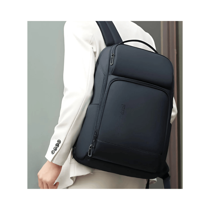 CarryQuest® - Laptop Rugzak - USB Oplaadfunctie - 35L - Laptopvak tot 15.6 inch - Grijs