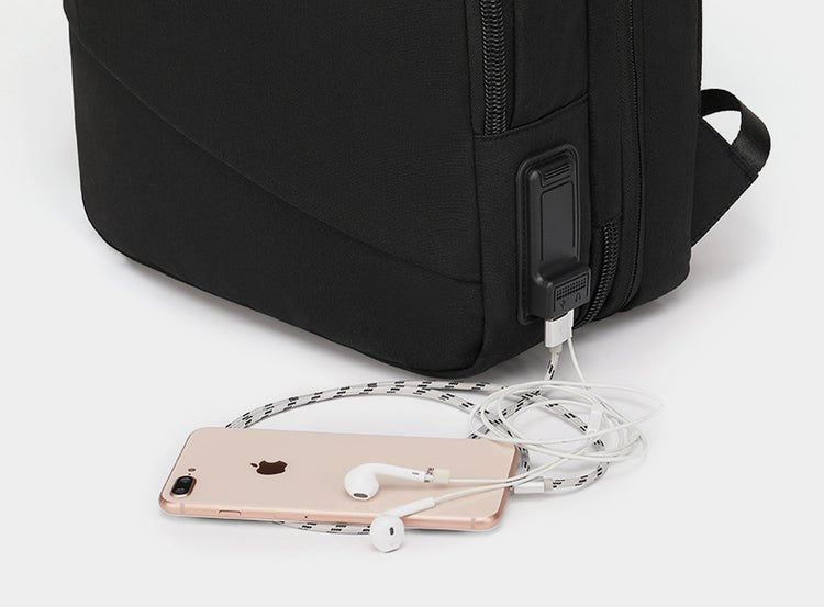 CarryQuest® Multifunctionele 15,6 Inch Computer Rugzak – Waterdicht, USB - Oplaadfunctie, Ideaal voor Werk en ReizenCarryQuest®simpleNiet Klaar