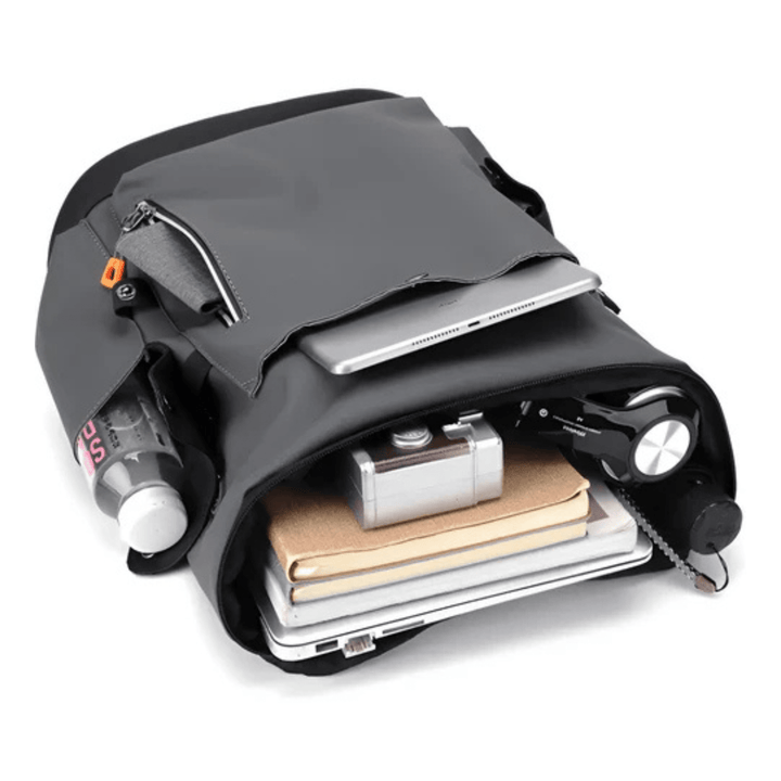 CarryQuest® - USB Oplaadbare Stadsrugzak - Waterdicht Capaciteit 20 - 35 liter - Zwart/Grijs