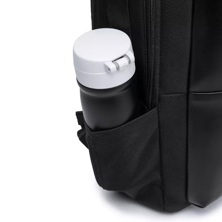 CarryQuest® Waterdichte USB Oplaad Rugzak - 20 - 35L/30 - 40L - Laptopvak 15"/16" - Lichtgewicht & StijlvolCarryQuest®simpleNiet Klaar