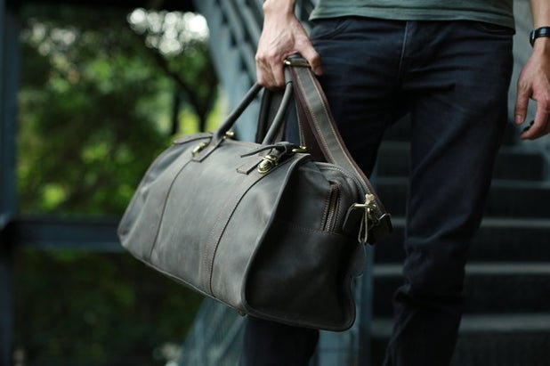 CarryQuest® Zwarte Lederen Weekender Bag – 52x26x17cm – Duurzaam Runderleer – Perfect voor Reizen en WeekendtripsCarryQuestReis - /WeekendtasDone